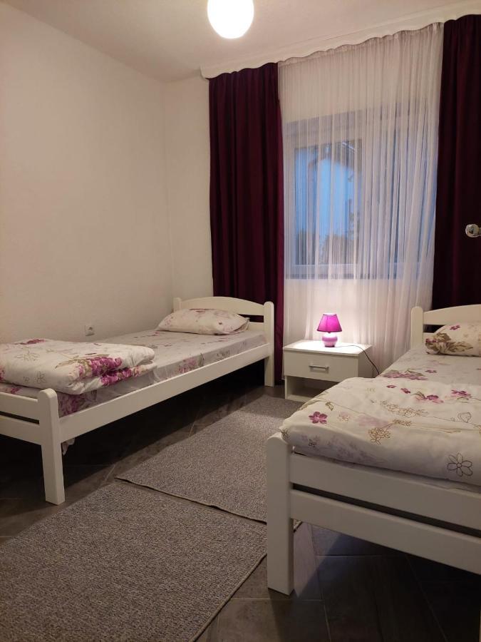 Apartman Amelaa Kulen Vakuf Exteriér fotografie