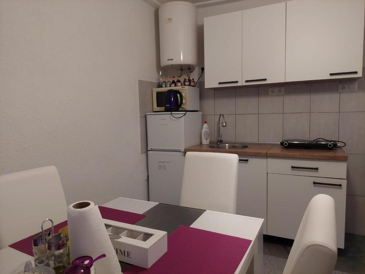 Apartman Amelaa Kulen Vakuf Exteriér fotografie